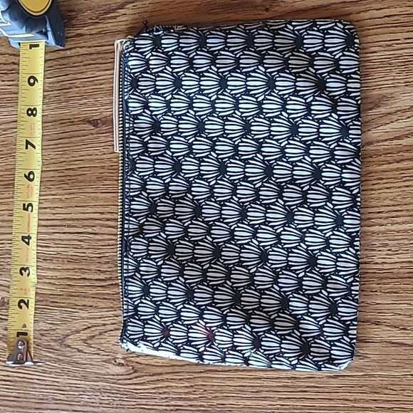 Merona Pouch - Picture 2 of 4